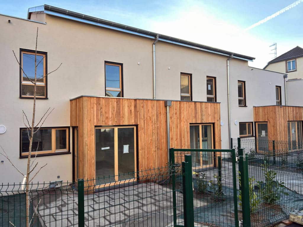 Fenêtres et portes fenêtres dans un lotissement à Pulversheim